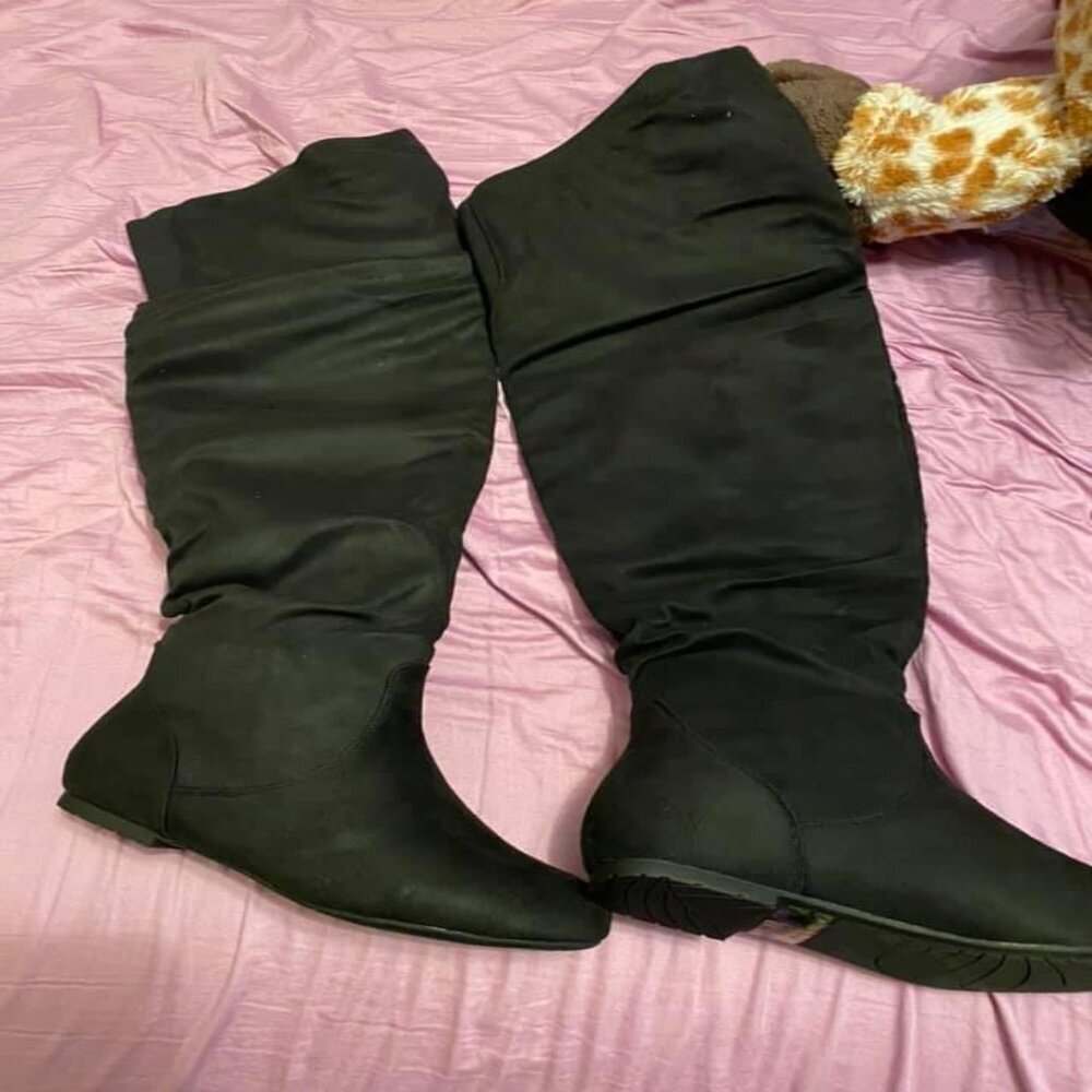 Women's Black Polyurethane (Pu) Knee High Pointed Toe Low Heel Western Boots